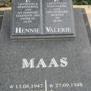 MAAS Hennie 1947-2013 &amp; Valerie 1948-