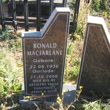 MacFARLANE Ronald 1936-2006