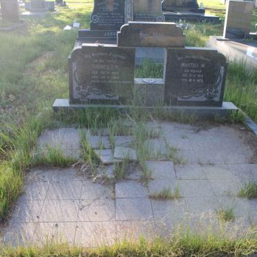 ? Andries I.M. 1872-1964 &amp; Martha M. BOUWER 1879-1973