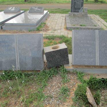 ROOYEN Ignatius M., van 18?7-1978  &amp; Anna E. TERBLANCHE 1888-1966