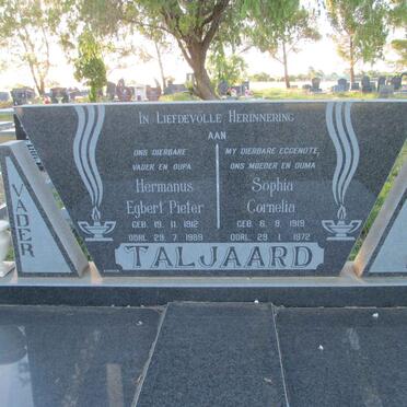 TALJAARD Hermanus Egbert Pieter 1912-1989 &amp; Sophia Cornelia 1919-1972