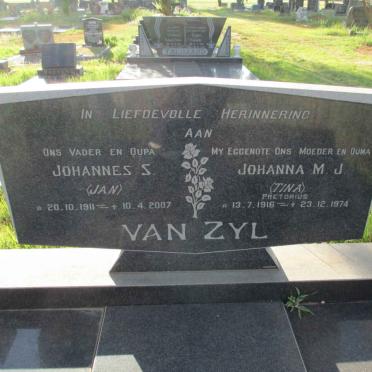 ZYL Johannes S., van 1911-2007 &amp; Johanna M.J. PRETORIUS 1916-1974