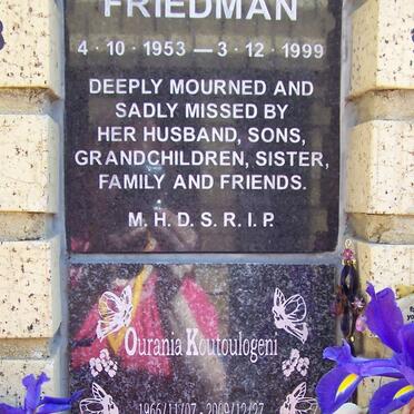 FRIEDMAN Adrienne 1953-1999 :: KOUTOULOGENI Ourania 1966-2009