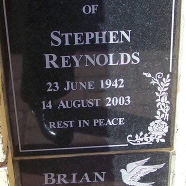 REYNOLDS Stephen Reynolds 1942-2003 :: PIERDICA Brian 1930-2001