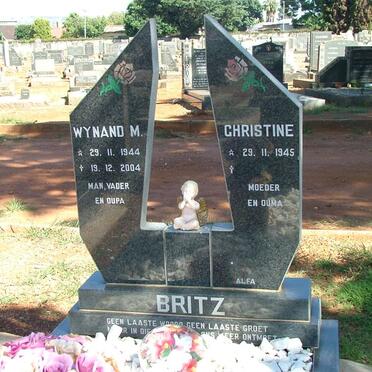 BRITZ Wynand M. 1944-2004 &amp; Christine 1945-