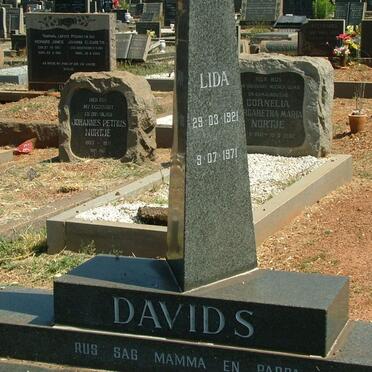 DAVIDS Lida 1921-1971