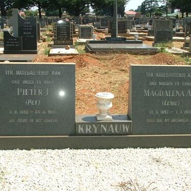 KRYNAUW Pieter J. 1892-1972 &amp; Magdalena A.E. 1897-1972