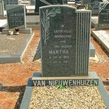 NIEUWENHUIZEN Martha, van 1907-1991