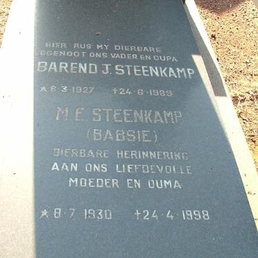 STEENKAMP Barend J. 1927-1989 &amp; M.E. 1930-1998