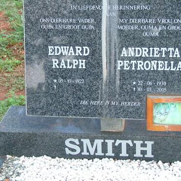 SMITH Edward Ralph 1922- &amp; Andrietta Petronella 1930-2005