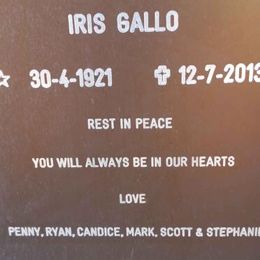 GALLO Iris 1921-2013