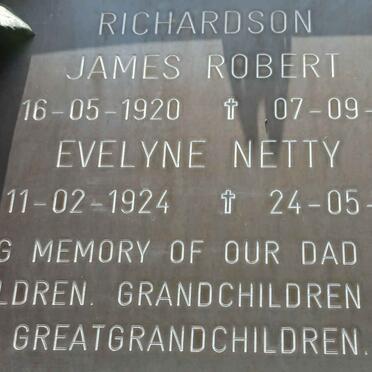 RICHARDSON James Robert 1920-1986 &amp; Evelyne Netty 1924-2009