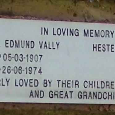 VALLY Cecil Edmund 1907-1974 &amp; Hester Elizabeth 1909-1994