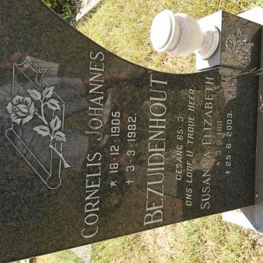 BEZUIDENHOUT Cornelis Johannes 1905-1982 &amp; Susanna Elizabeth 1911-2003