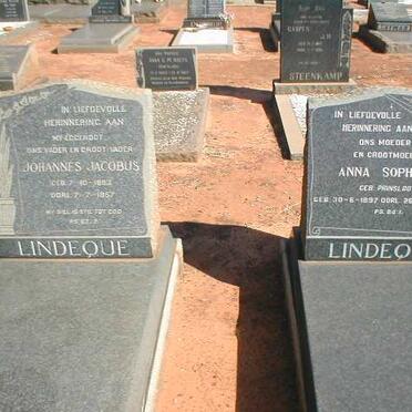 LINDEQUE Johannes Jacobus 1893-1957 &amp; Anna Sophia PRINSLOO 1897-1987