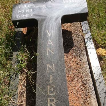 NIEROP Hugo, van 1911-1981 &amp; Annatjie 1928-