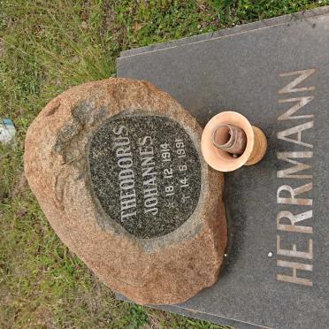 HERRMANN Theodorus Johannes 1914-1991 &amp; Anna Magrietha Maria 1927-2011