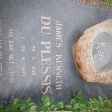 PLESSIS James Kenneth, du 1958-1993