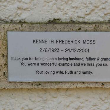 MOSS Kenneth Frederick 1923-2001