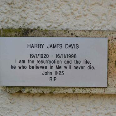 DAVIS Harry James 1920-1998