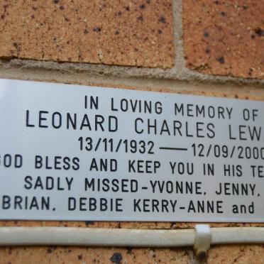 LEWARNE Leonard Charles 1932-2000