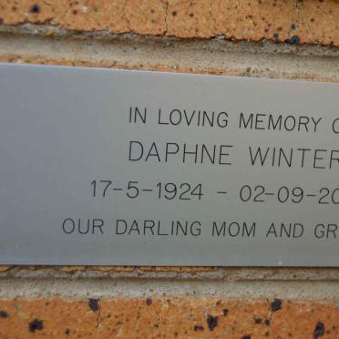 WINTER Daphne 1924-2005