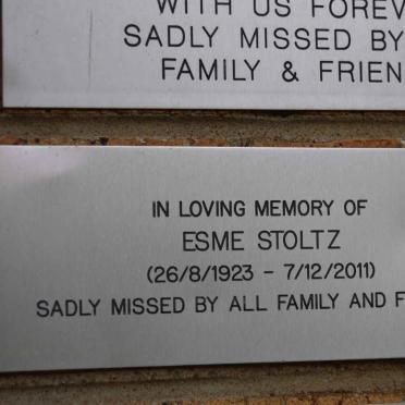 STOLTZ Esme 1923-2011