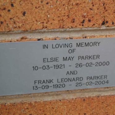 PARKER Frank Leonard 1920-2004 &amp; Elsie May 1921-2000