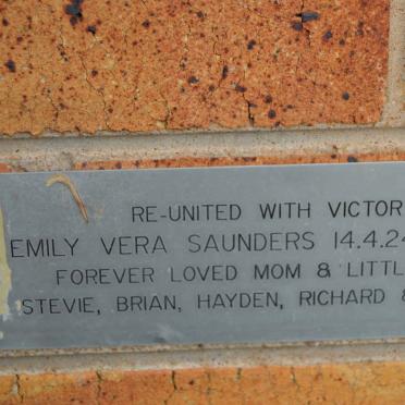 SAUNDERS Emily Vera 1924-1996