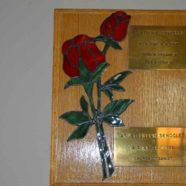CORLESS Gertrude 1910-1987 :: SENOGLES Agnes Lillian 1917-1988
