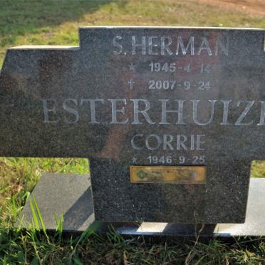 ESTERHUIZEN S. Herman 1945-2007 &amp; Corrie 1946-2017