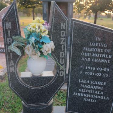 JINIKA Mirriam Nozidumo 1918-2001