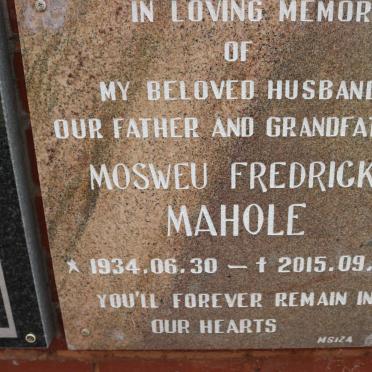 MAHOLE Mosweu Fredrick 1934-2015