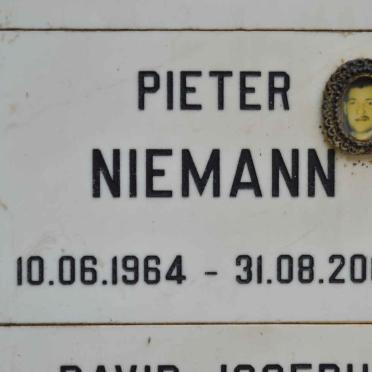 NIEMANN Pieter 1964-2003