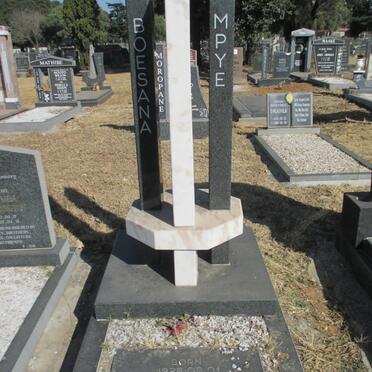 BOESANA Mpye 1929-2003