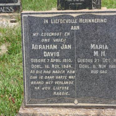 DAVIS Abraham Jan 1910-1954 &amp; Maria M.H. 1911-1982