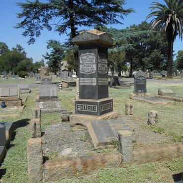 FOURIE Pieter Frederick 1875-1935 &amp; Gertruida Maria Magdalena 1878-1958