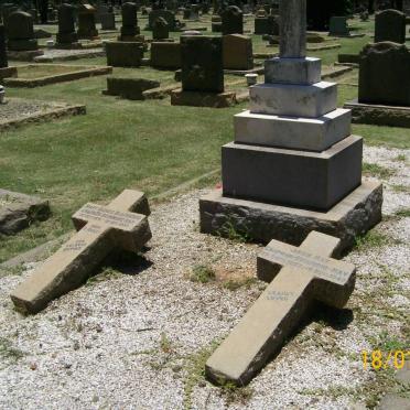 HAY Mary Barnes Blackwood nee O'REILLY 1876-1957 :: HAY John 1922-1947