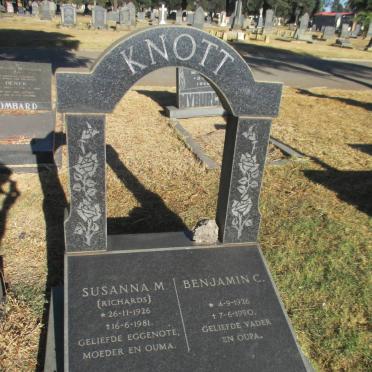 KNOTT Benjamin C. 1926-1990 &amp; Susanna M. RICHARDS 1926-1981