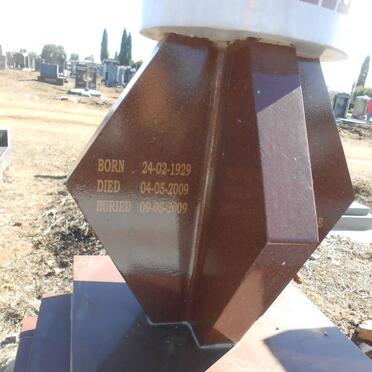 LETSHELEHA Olaodi Lawrence Mohlakoana 1929-2009