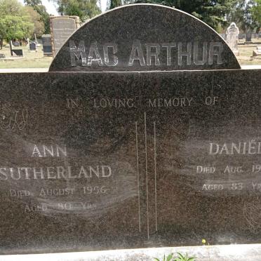 MACARTHUR Daniël -1957 &amp; Ann SUTHERLAND -1956