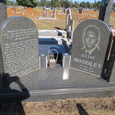 MOODLEY Julian 1983-2005