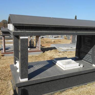 NHLABATI Bennett Nqobile 1936-2004