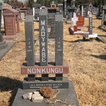 NONKUNGU Madywabe 1923-1999