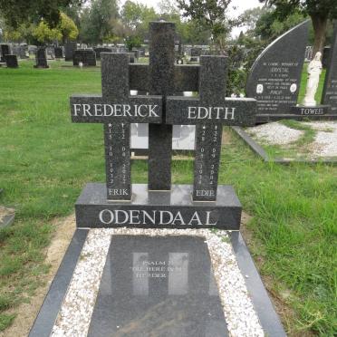 ODENDAAL Frederick 1932-2012 &amp; Edith 1938-2004
