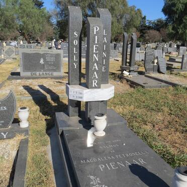 PIENAAR Salmon 1915-1991 &amp; Magdalena Petronella 1928-2010