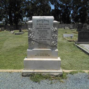 RICHARDSON Lincoln Griffiths -1938 &amp; Millicent Mary Ann -1953