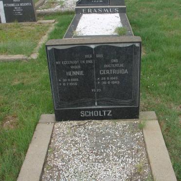SCHOLTZ Hennie 1909-1956 :: SCHOLTZ Gertruida 1945-1949