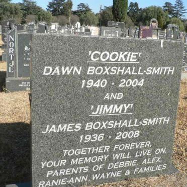 SMITH James, Boxshall 1936-2008 &amp; Dawn 1940-2004