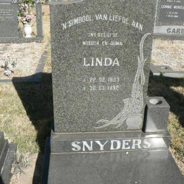 SNYDERS Linda 1933-1992